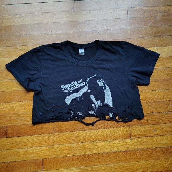 Cropped Siouxsie and the Banshees Band T-shirt Black Crop Top W Holes Distressed - Picture 1 of 6